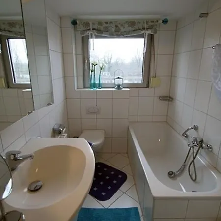 Ferienwohnung Mit Grosser Terrasse Am Privatsee * Karlsruhe