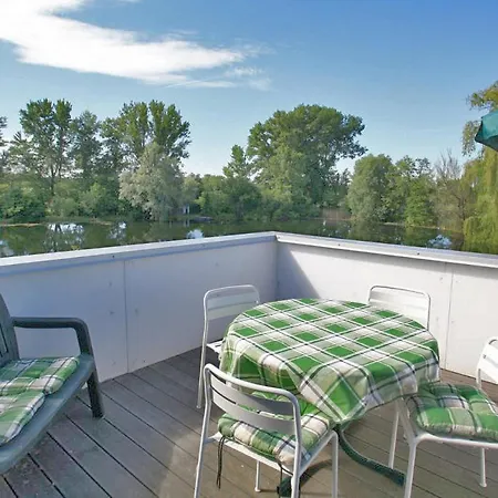 Ferienwohnung Mit Grosser Terrasse Am Privatsee Apartment Karlsruhe